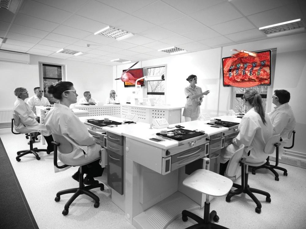 VOMS-101 3D Operating Microscope (Spine / Brain) by MEDILIFE — image 3